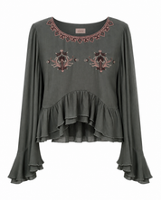 BLUSA VOLANTES Y BORDADOS - VERDE