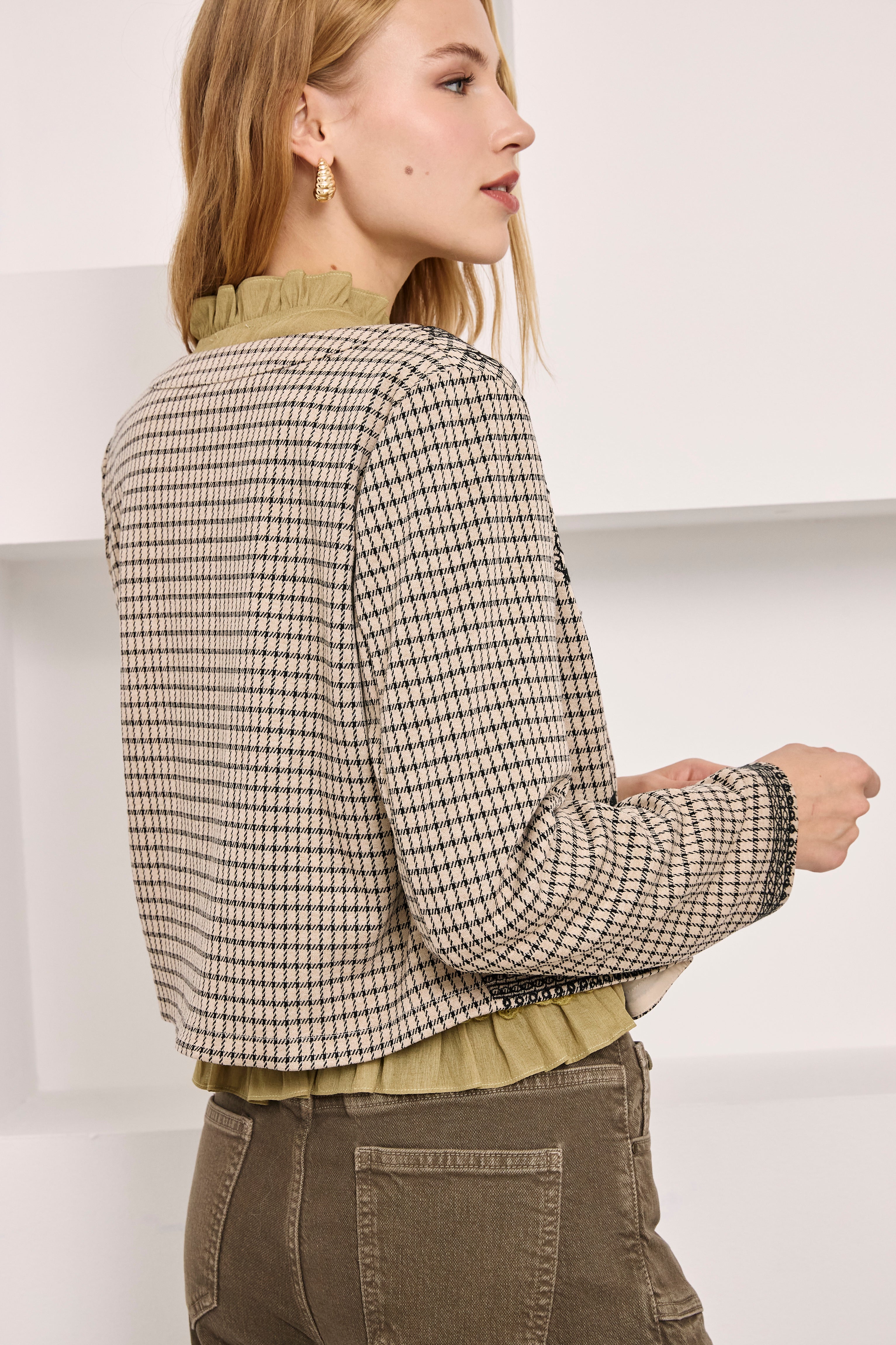 CHAQUETA CUADROS CON BORDADOS - IVORY