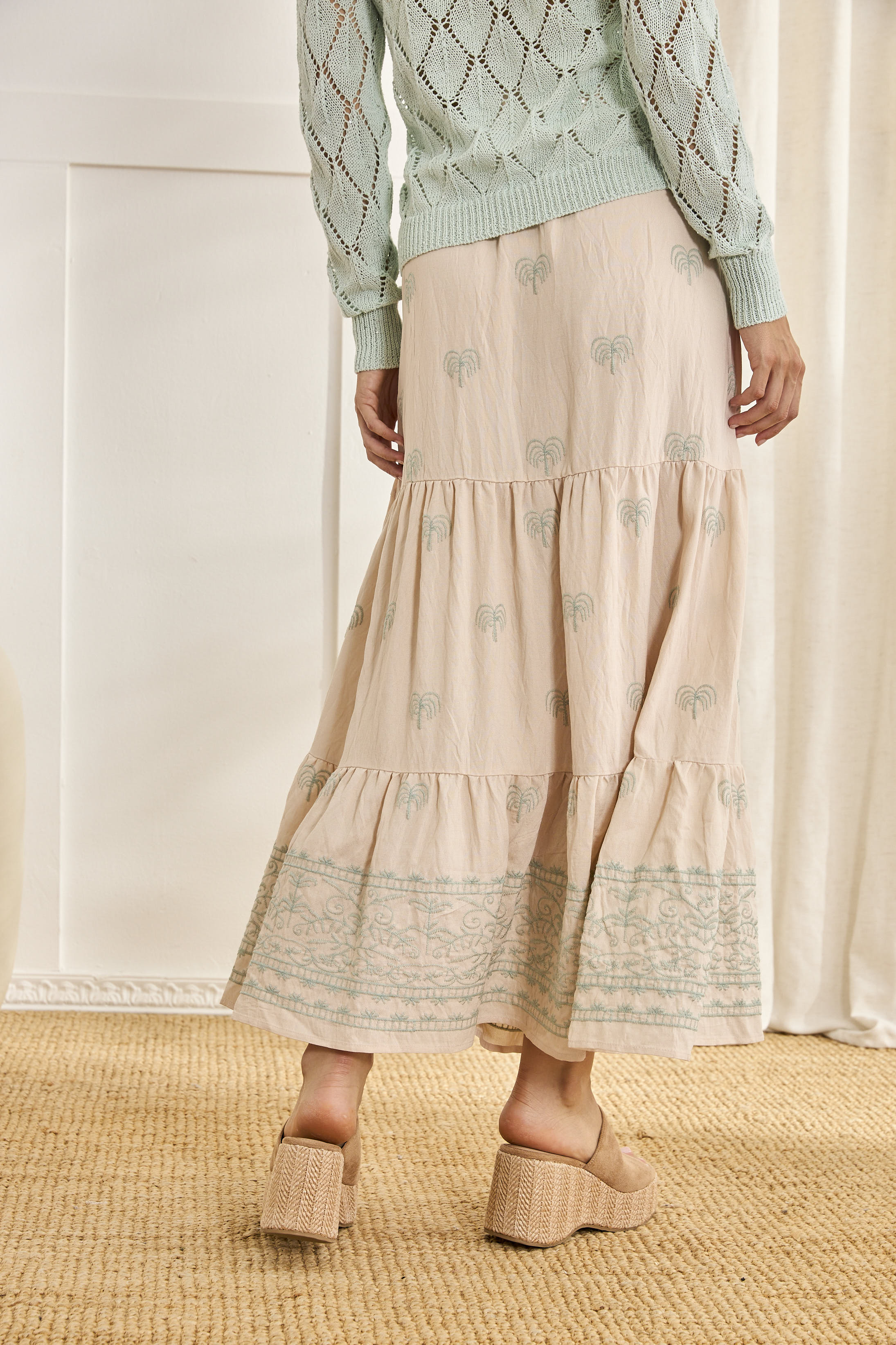 FALDA BORDADOS PALMERAS - CRUDO