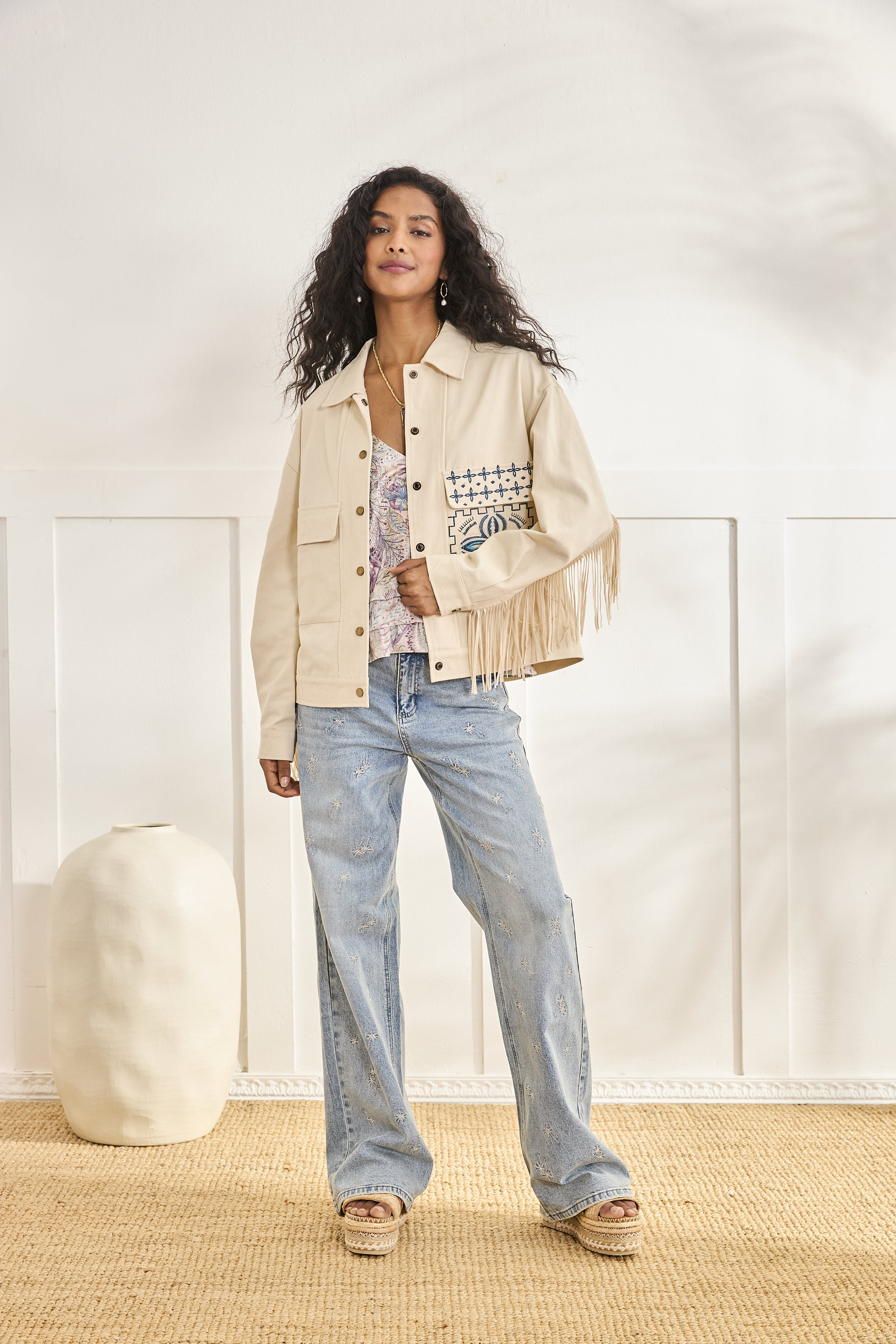 DENIM JACKET WITH EMBROIDERY AND FRINGES - RAW – NKNnekane