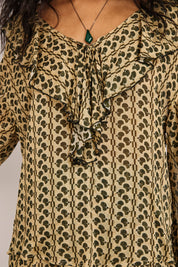 BLUSA PATTERN CENEFAS VOLANTES - CAQUI