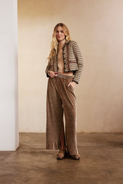 CHAQUETA CORTA EN JACQUARD - CAMEL