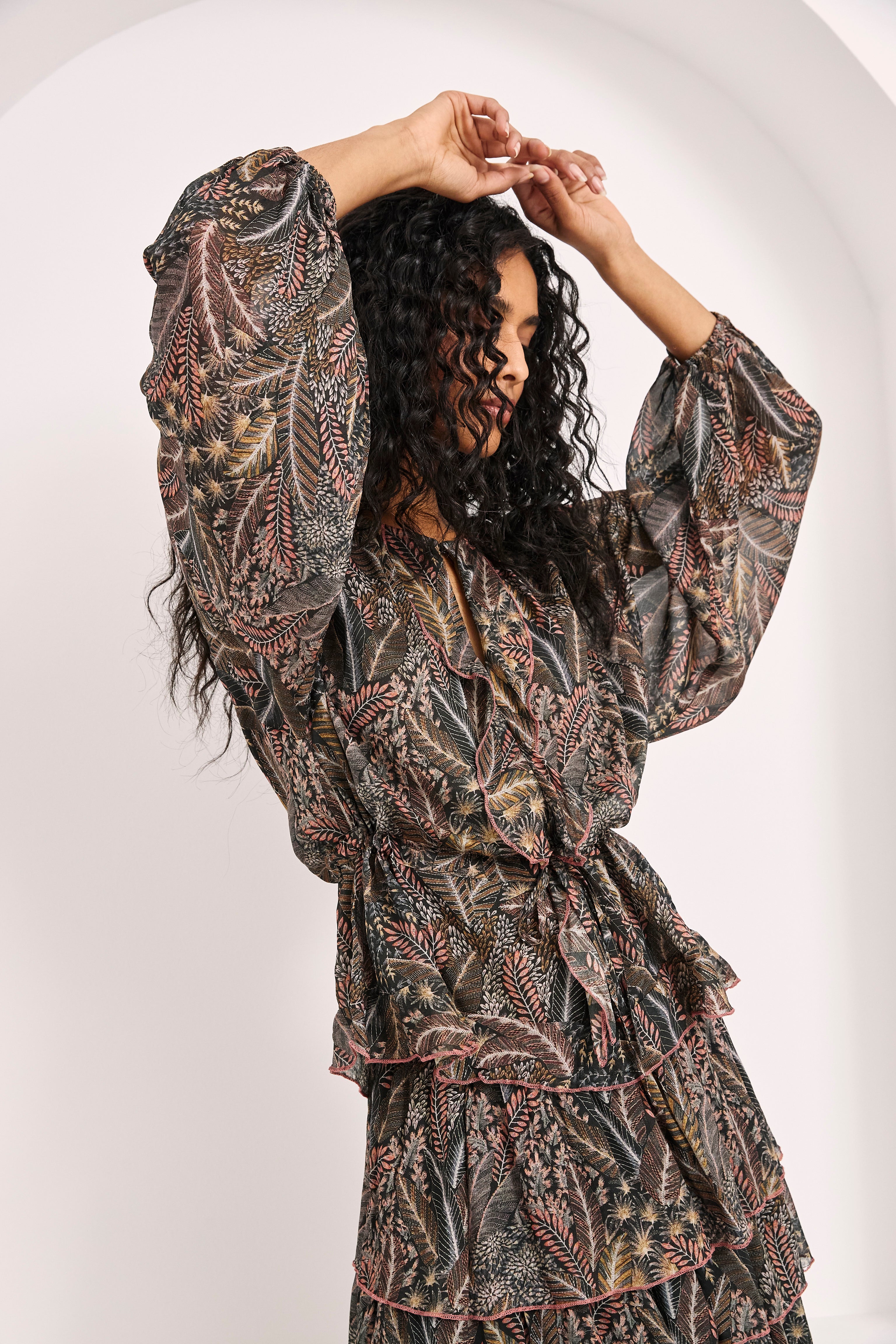 SHORT RUFFLED PRINT DRESS - GREY - GREY
