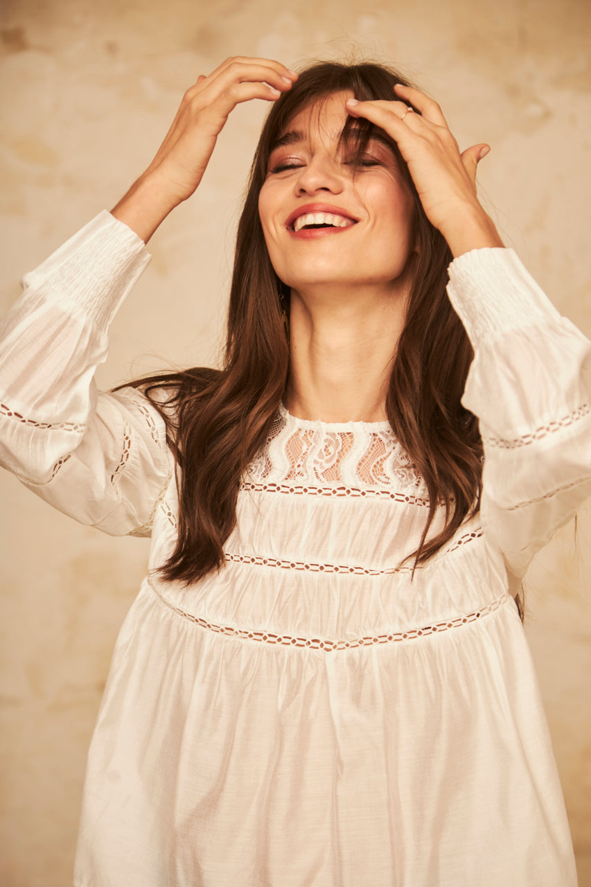 LONG SLEEVE BLOUSE WITH MATCHING BLONDE - WHITE