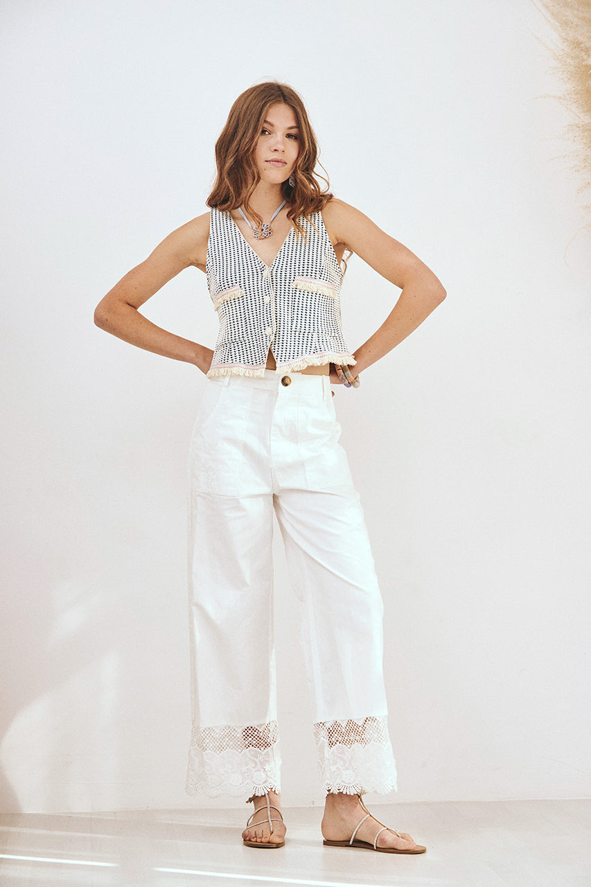 PANTALÓN RECTO BORDADO CON BLONDA - BLANCO