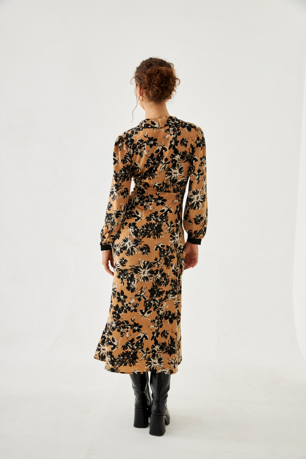 VESTIDO CRUZADO FLORAL - CAMEL