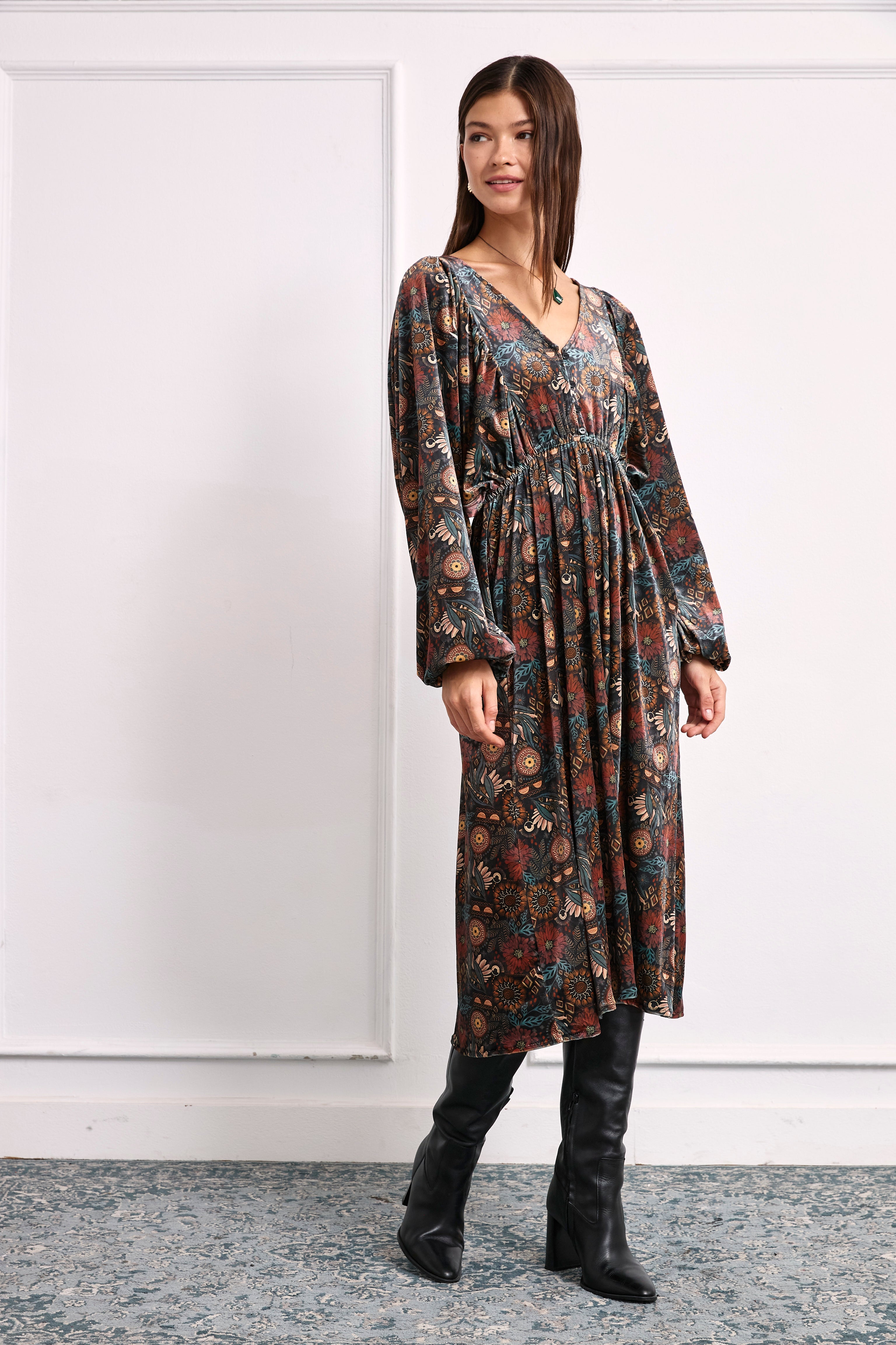 MULTICOLOR PRINTED VELVET DRESS - BLACK
