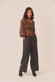 BLUSA FLORES MULTICOLOR VOLANTE - CHOCOLATE