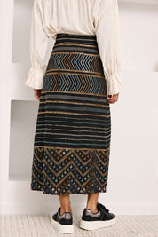 MULTICOLOR BORDER SKIRT - BLACK
