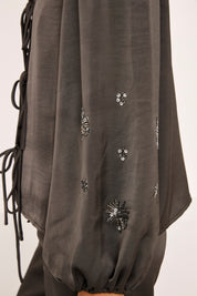 BLUSA SEDOSA LAZOS Y LENTEJUELAS - GRIS