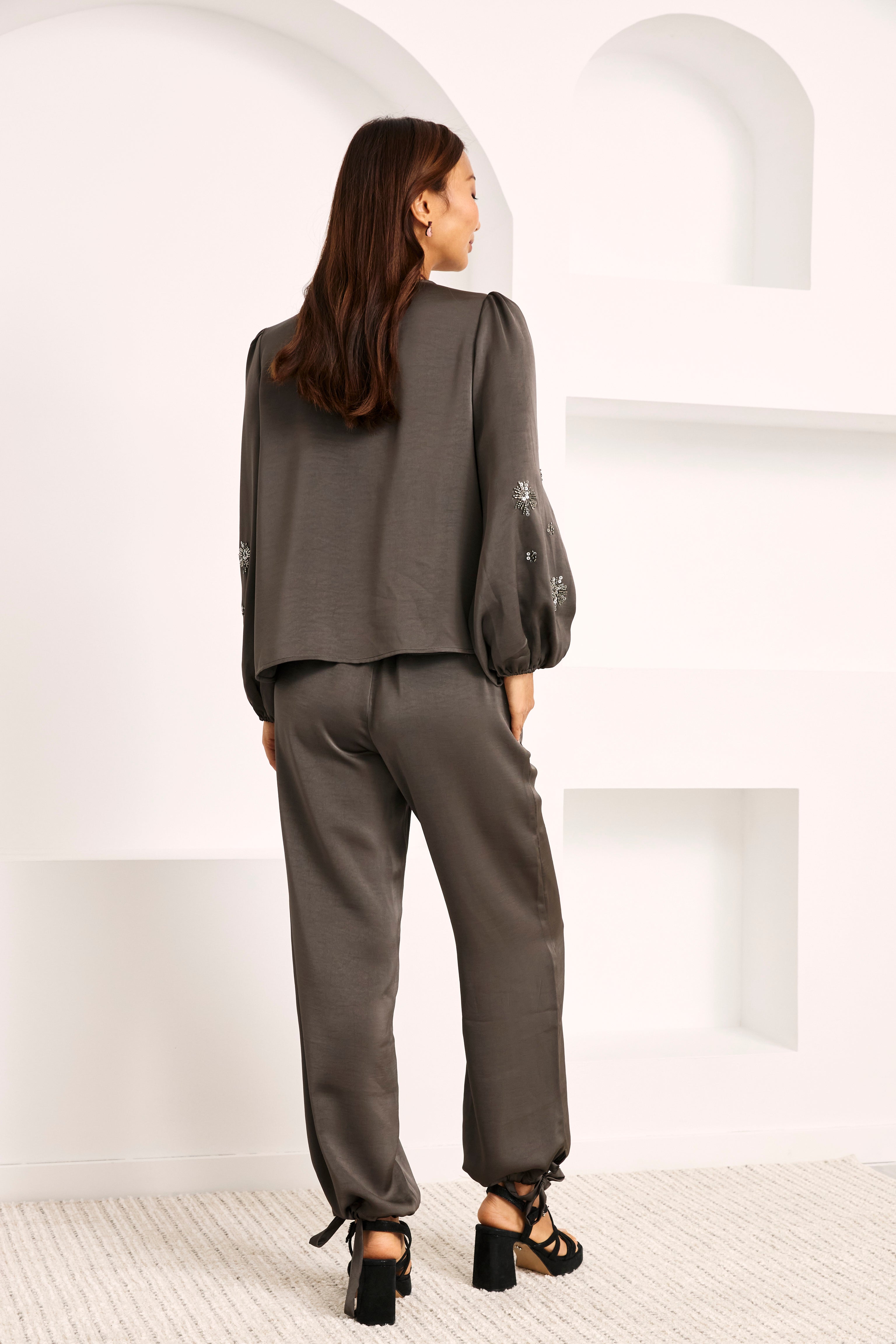 BLUSA SEDOSA LAZOS Y LENTEJUELAS - GRIS