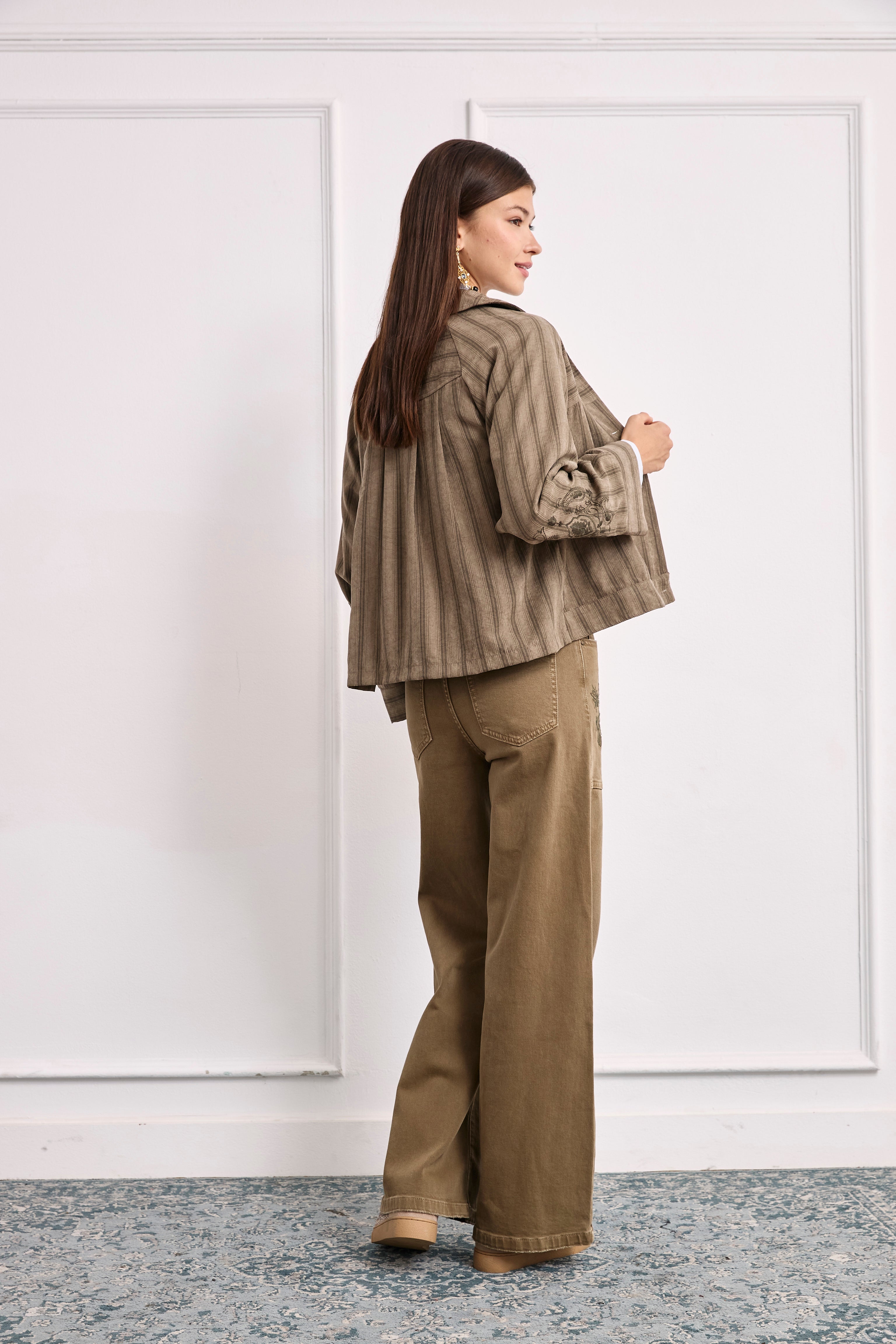 CHAQUETA RAYAS BORDADOS - CAQUI
