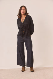 BLUSA JACQUARD CINTURA AJUSTABLE NEGRO - BLACK