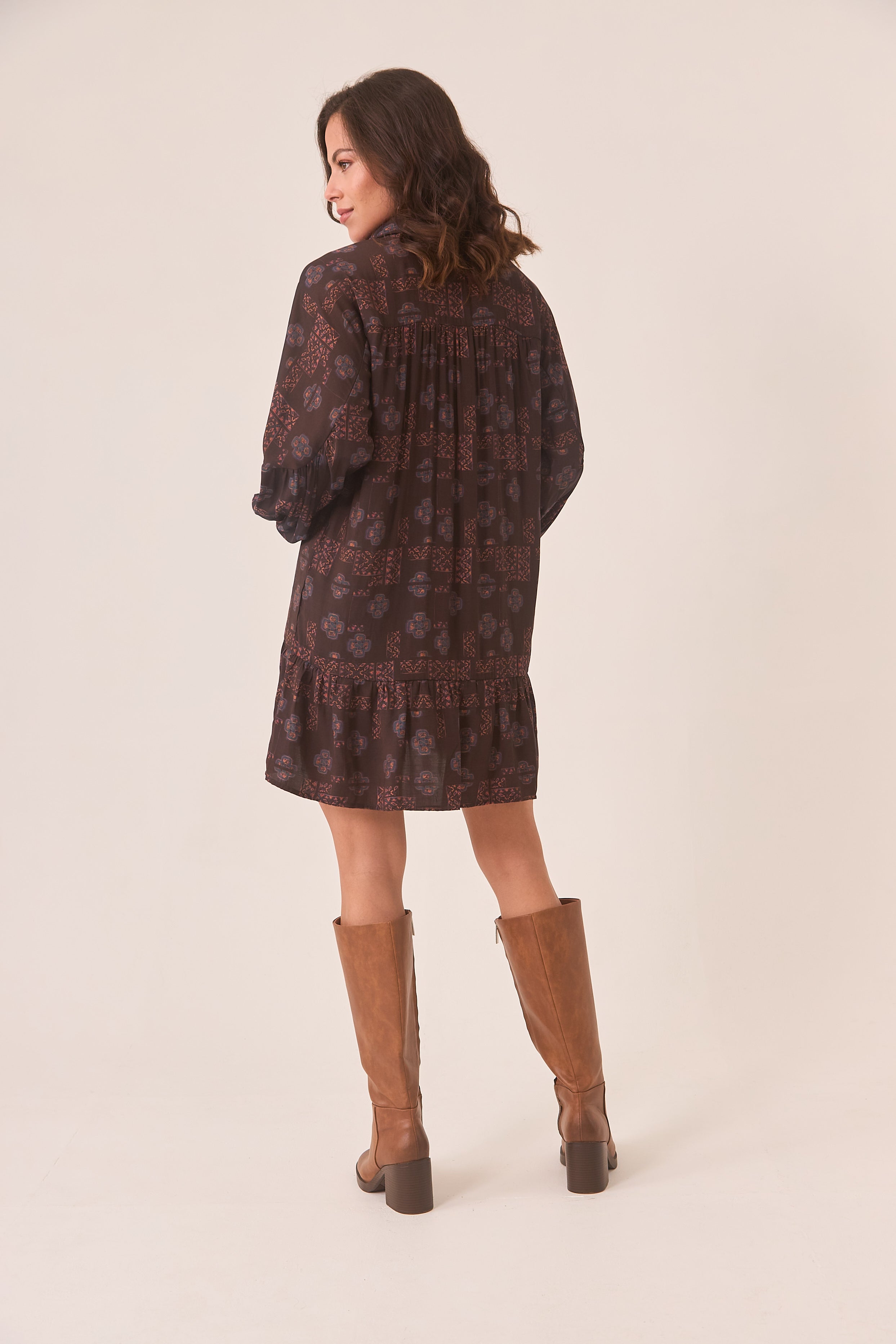 VESTIDO CAMISERO VOLANTE - CHOCOLATE