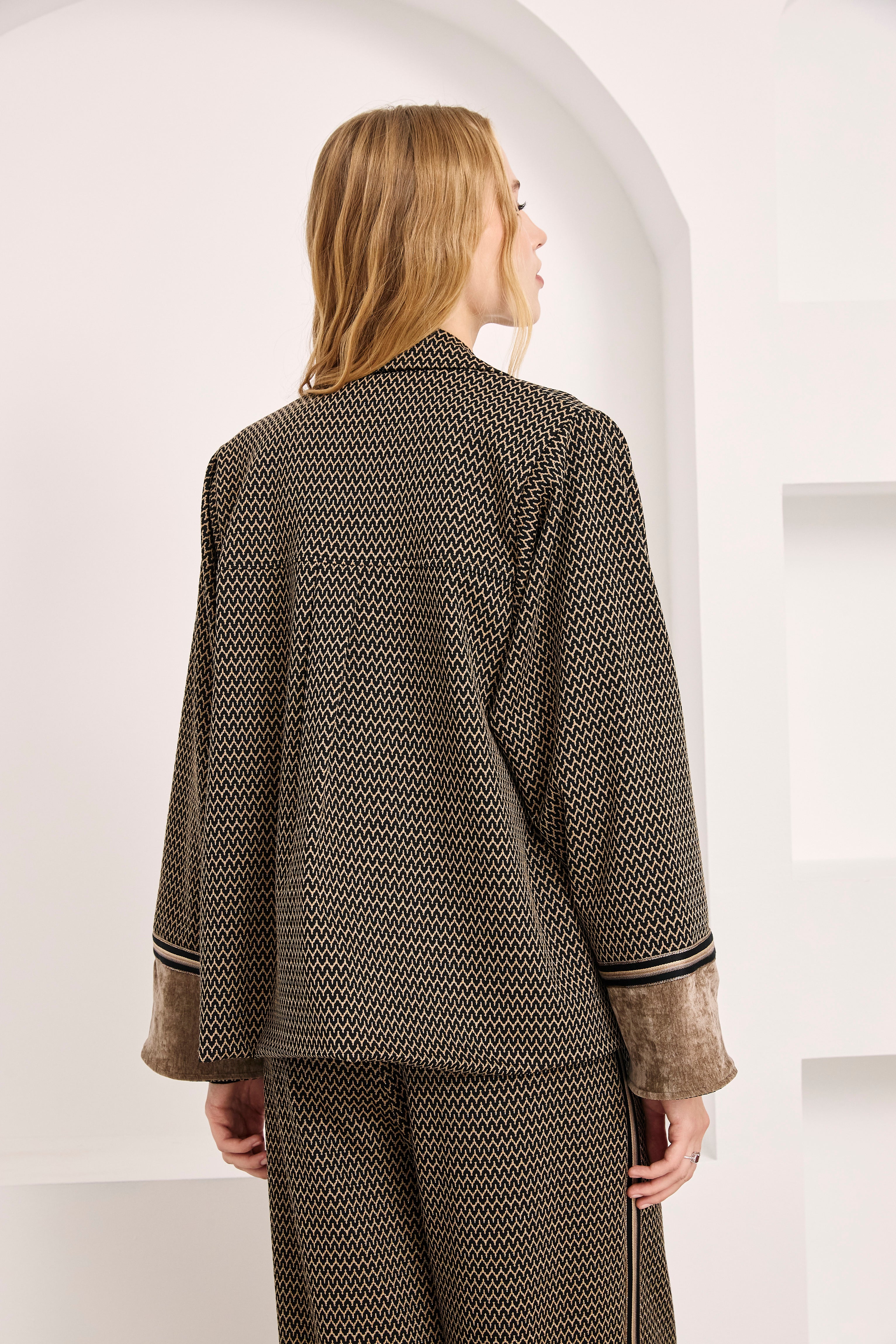CHAQUETA JACQUARD PUÑOS TERCIOPELO - NEGRO