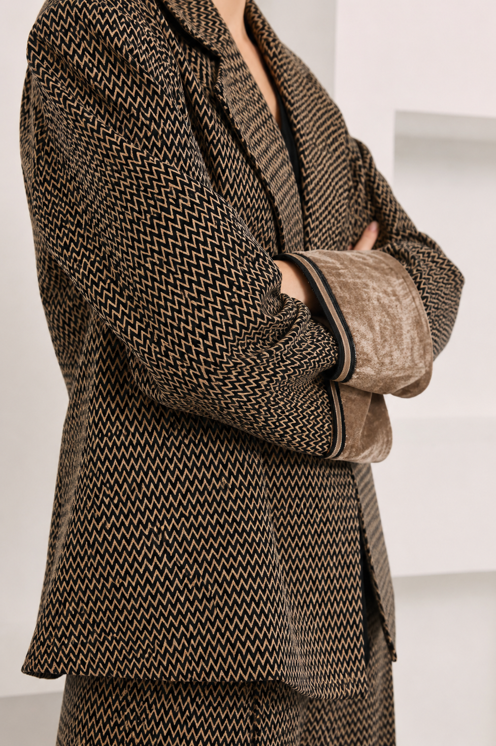 CHAQUETA JACQUARD PUÑOS TERCIOPELO - NEGRO