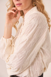 BLUSA LAZOS FILIGRANAS BORDADAS - IVORY