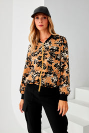 CHAQUETA BÓMBER ESTAMPADO FLORAL - CAMEL