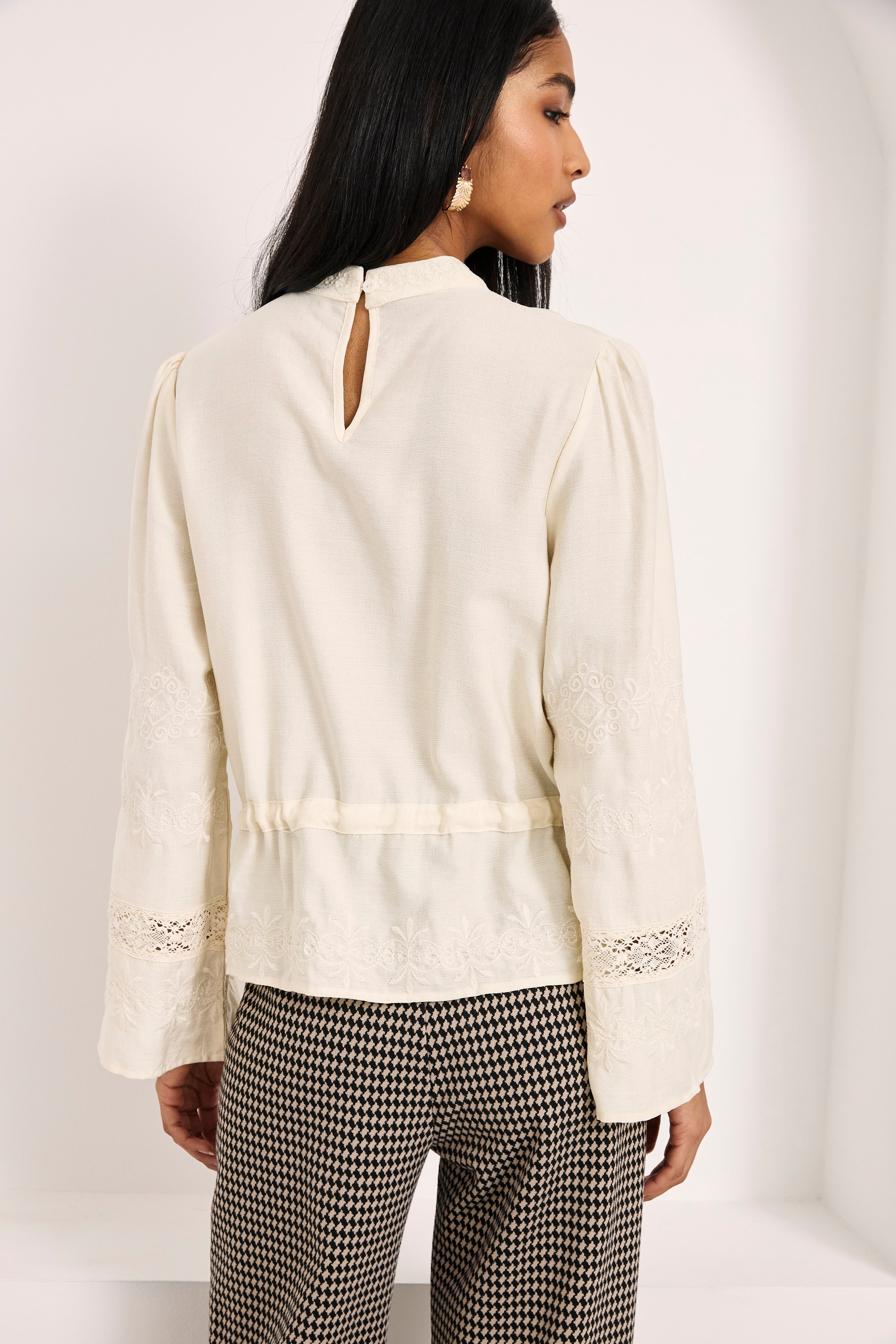 EMBROIDERED AND GUIPURE LACE BLOUSE - IVORY - ECRU