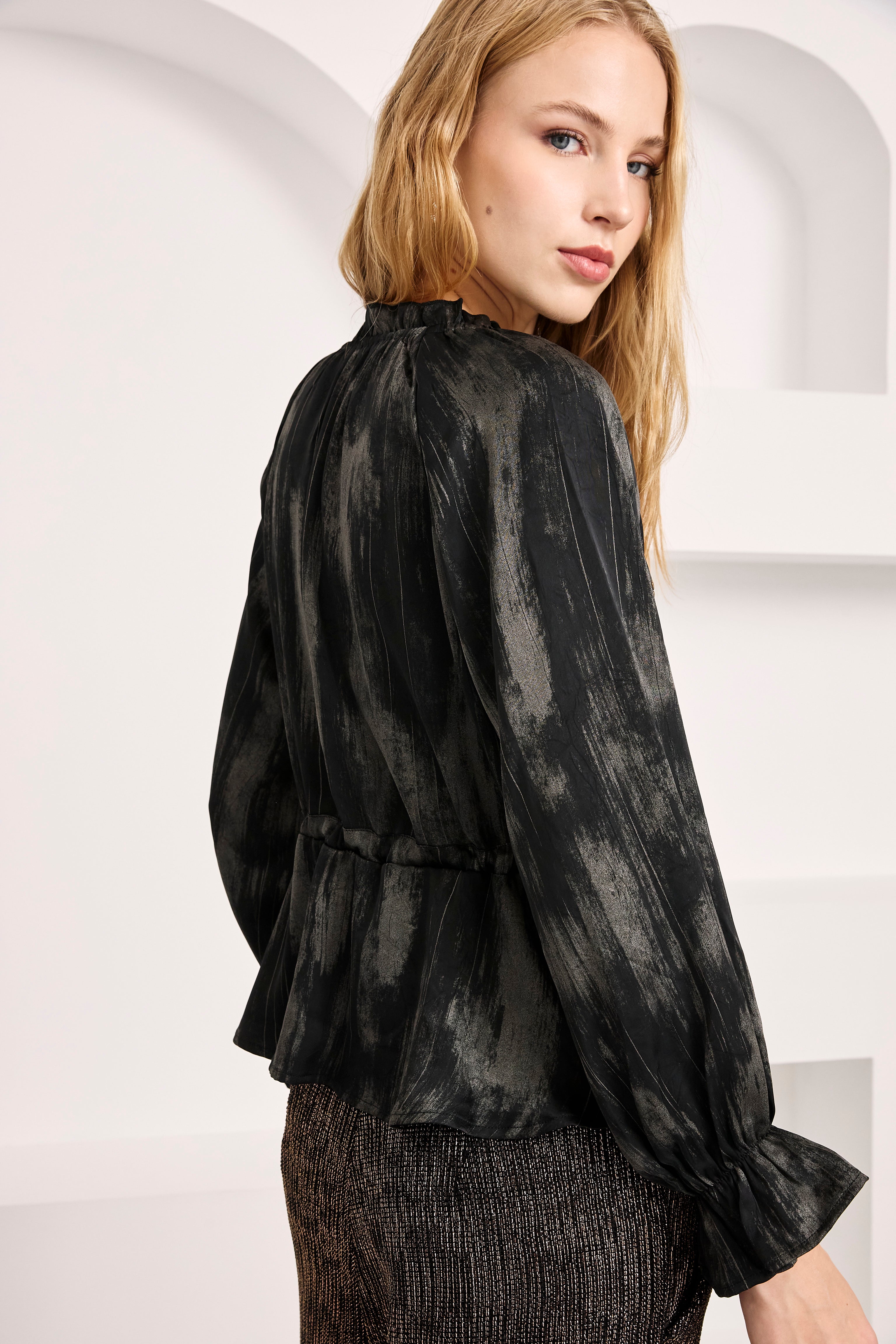 STUDDED FITTED BLOUSE - BLACK - BLACK