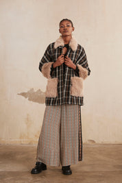 CAPE WITH FUR CUFFS AND COLLAR - BLACK
