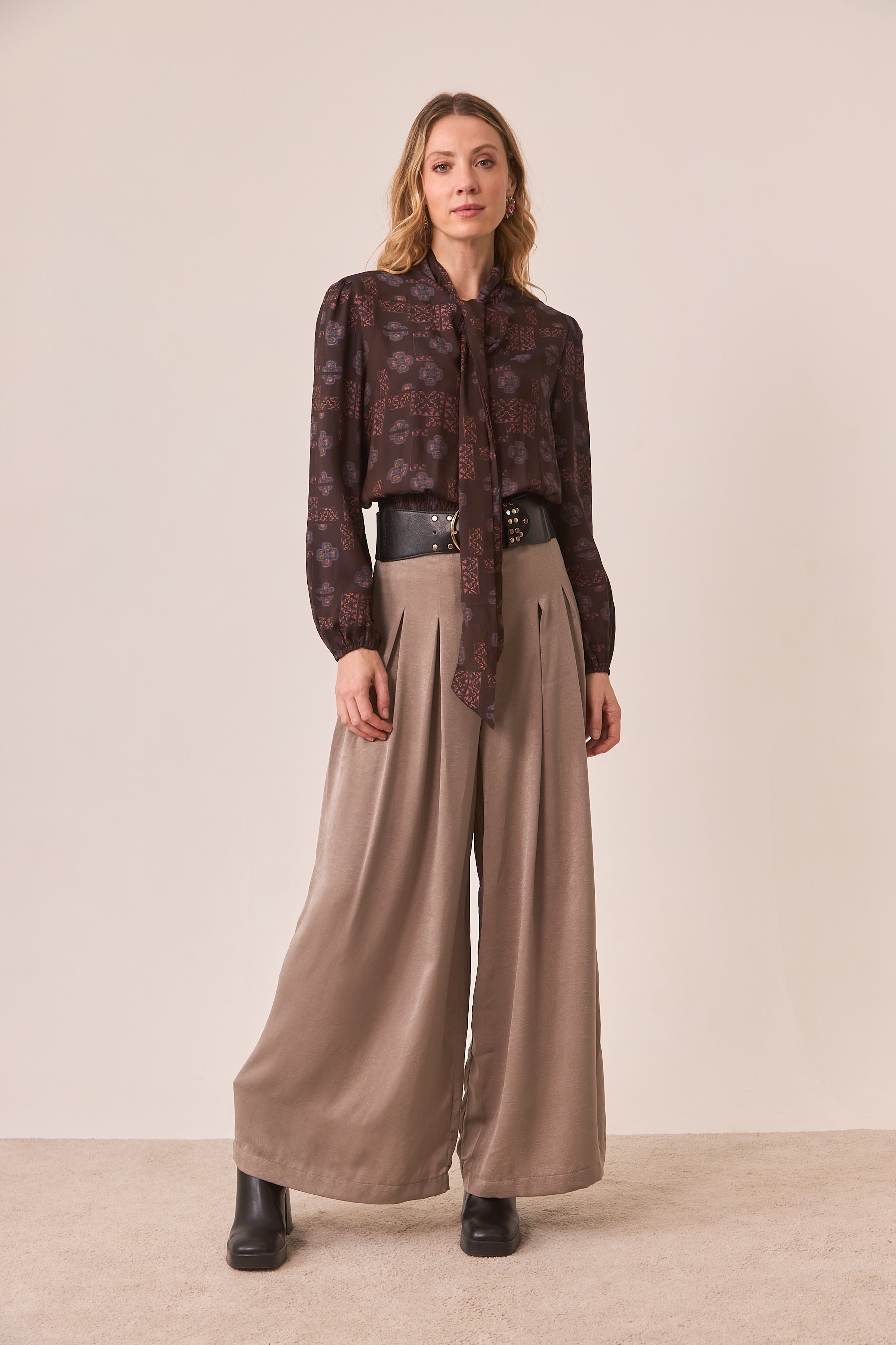 BLUSA ESTAMPADA LAZADA - CHOCOLATE