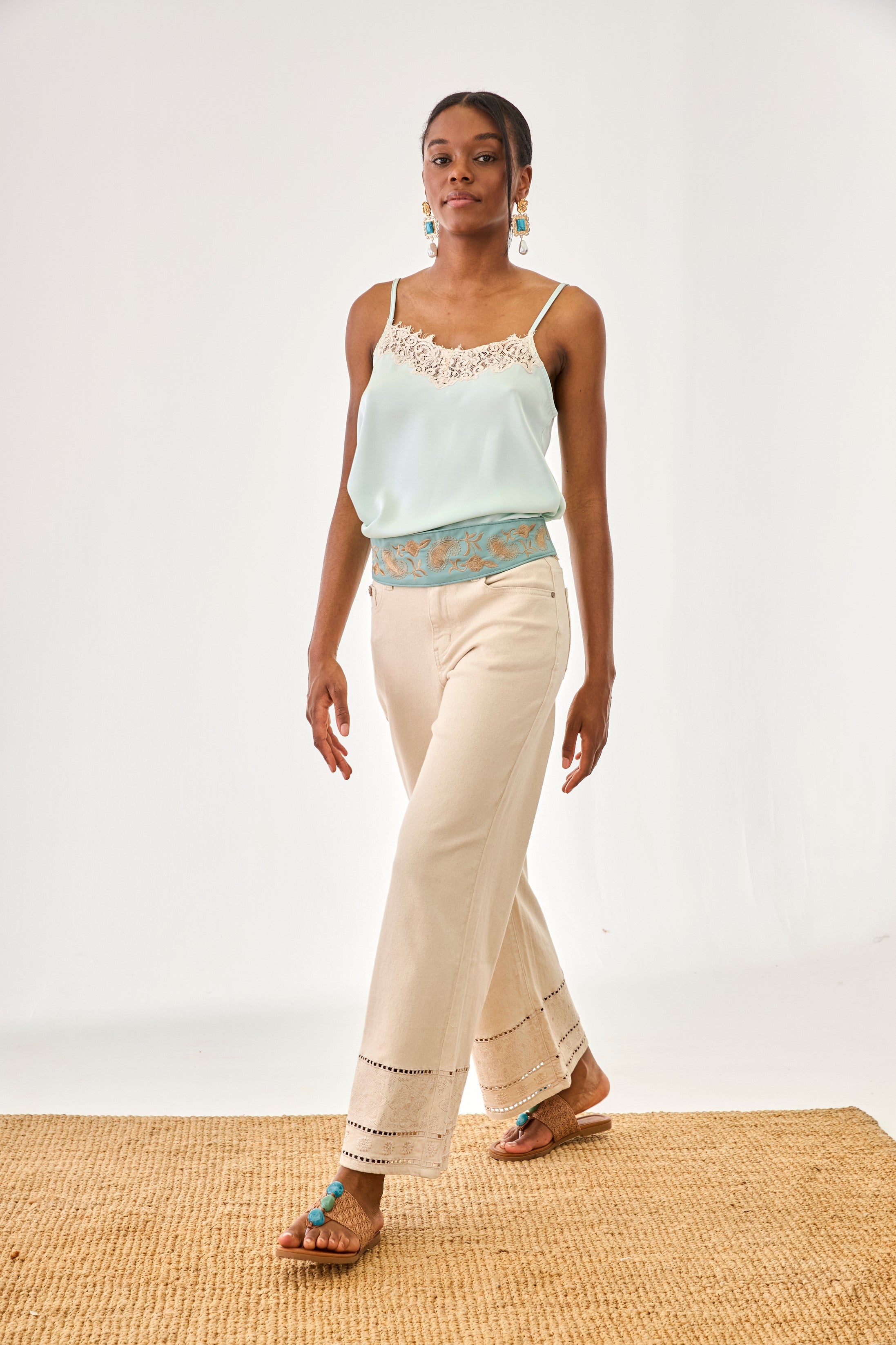 LACE NECKLINE LINGERIE TOP - BLUE – NKNnekane