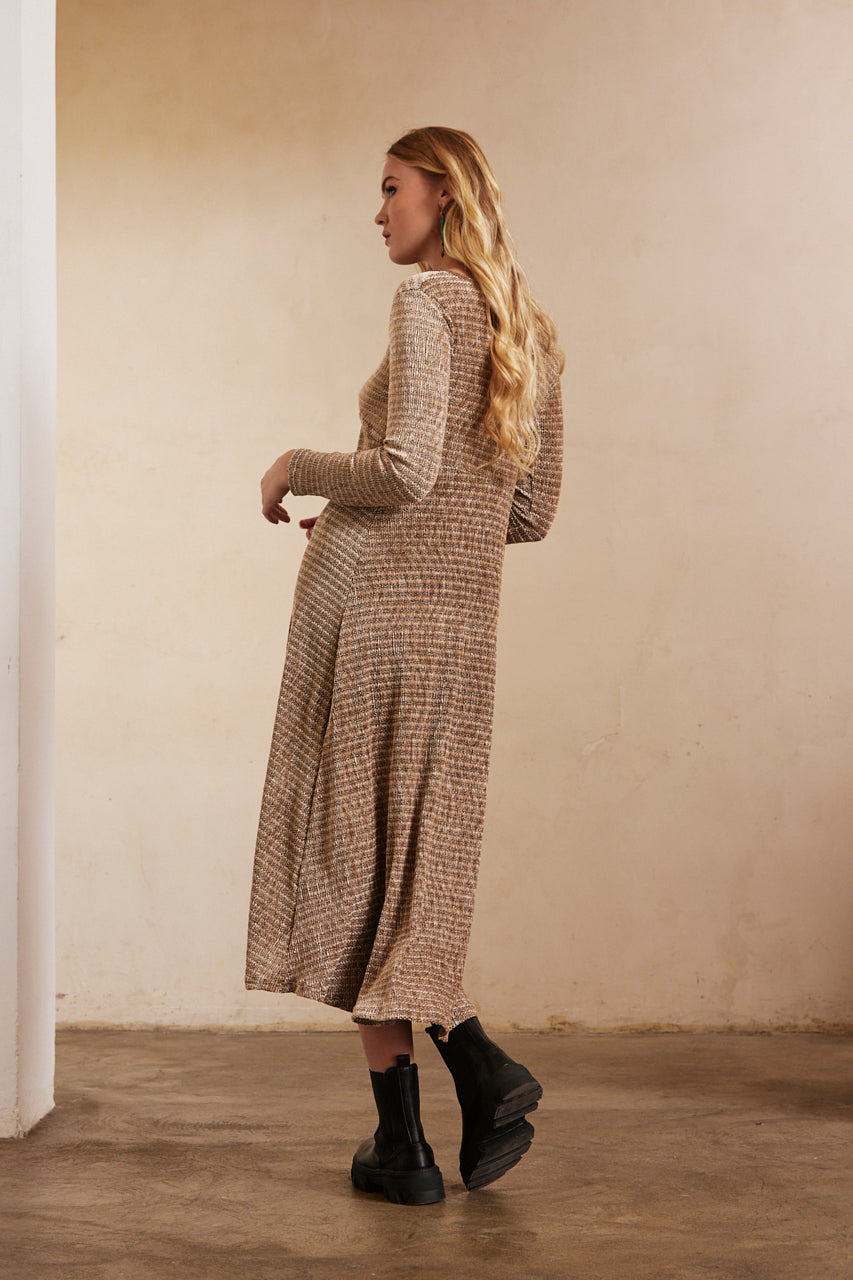 VESTIDO LARGO MANGA LARGA EN TEJIDO DE PUNTO - TAUPE