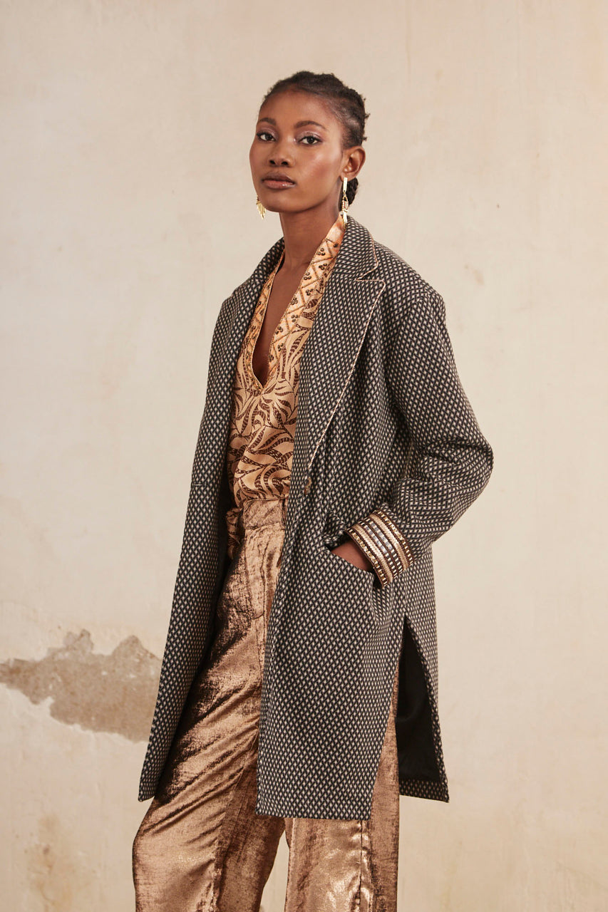 JACQUARD COAT WITH FANCY CUFF - BLACK