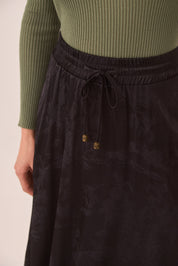 FALDA FLORES SATINADA - BLACK