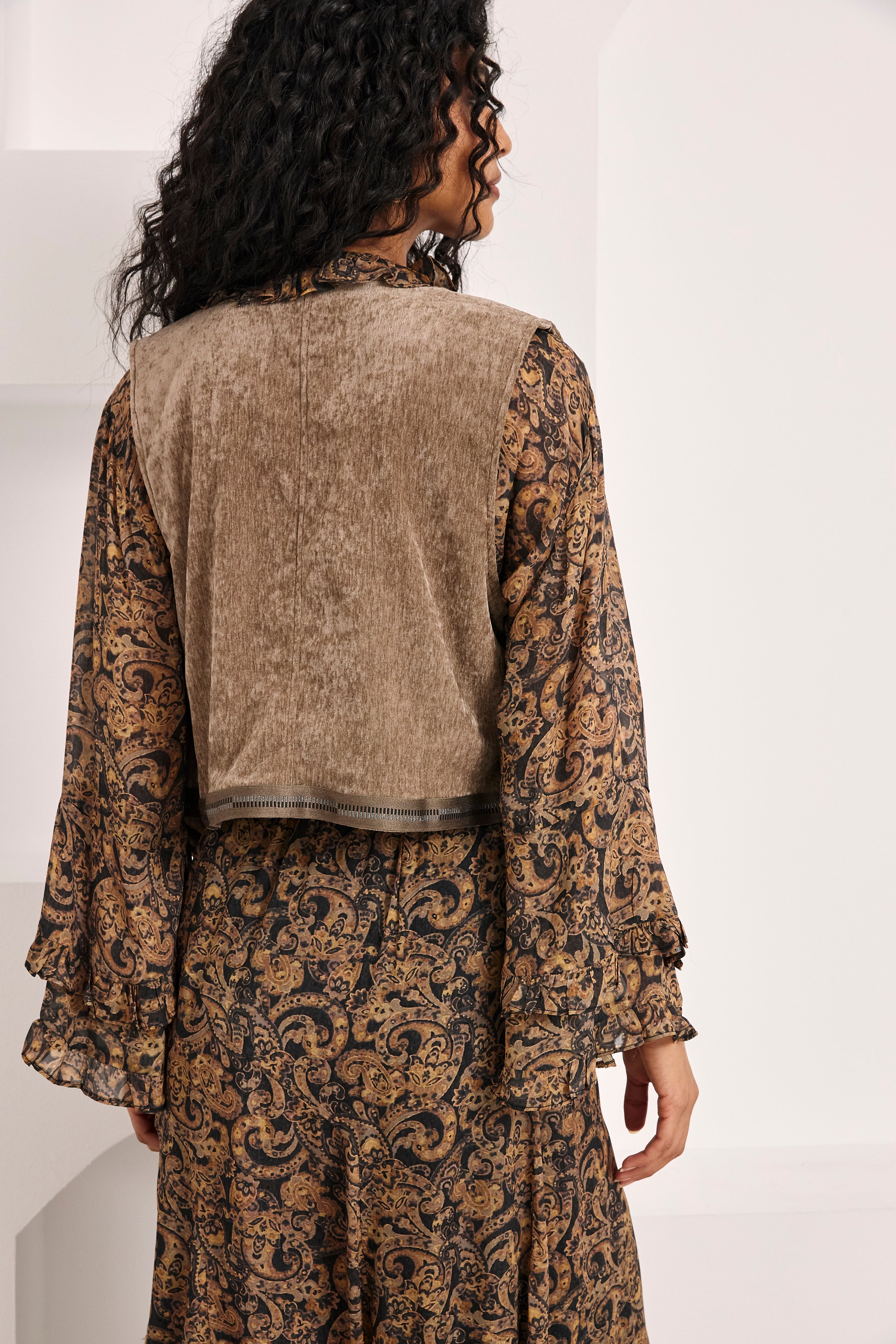 CHALECO TERCIOPELO CALADOS - TAUPE