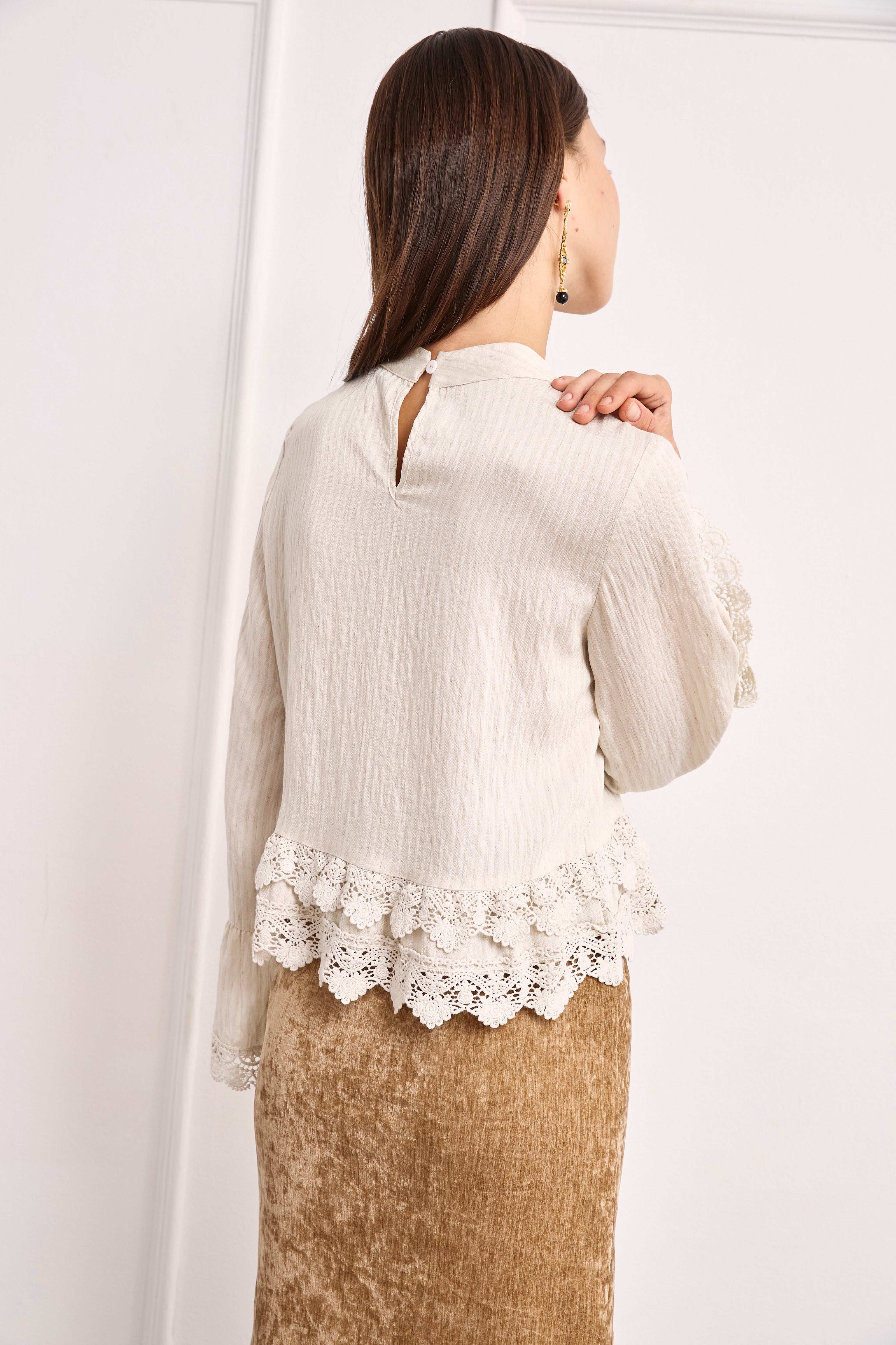 EMBROIDERED FLORAL AND GUIPURE BLOUSE - IVORY - IVORY