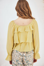 BLUSA VOLANTES Y BOTONES - OCRE
