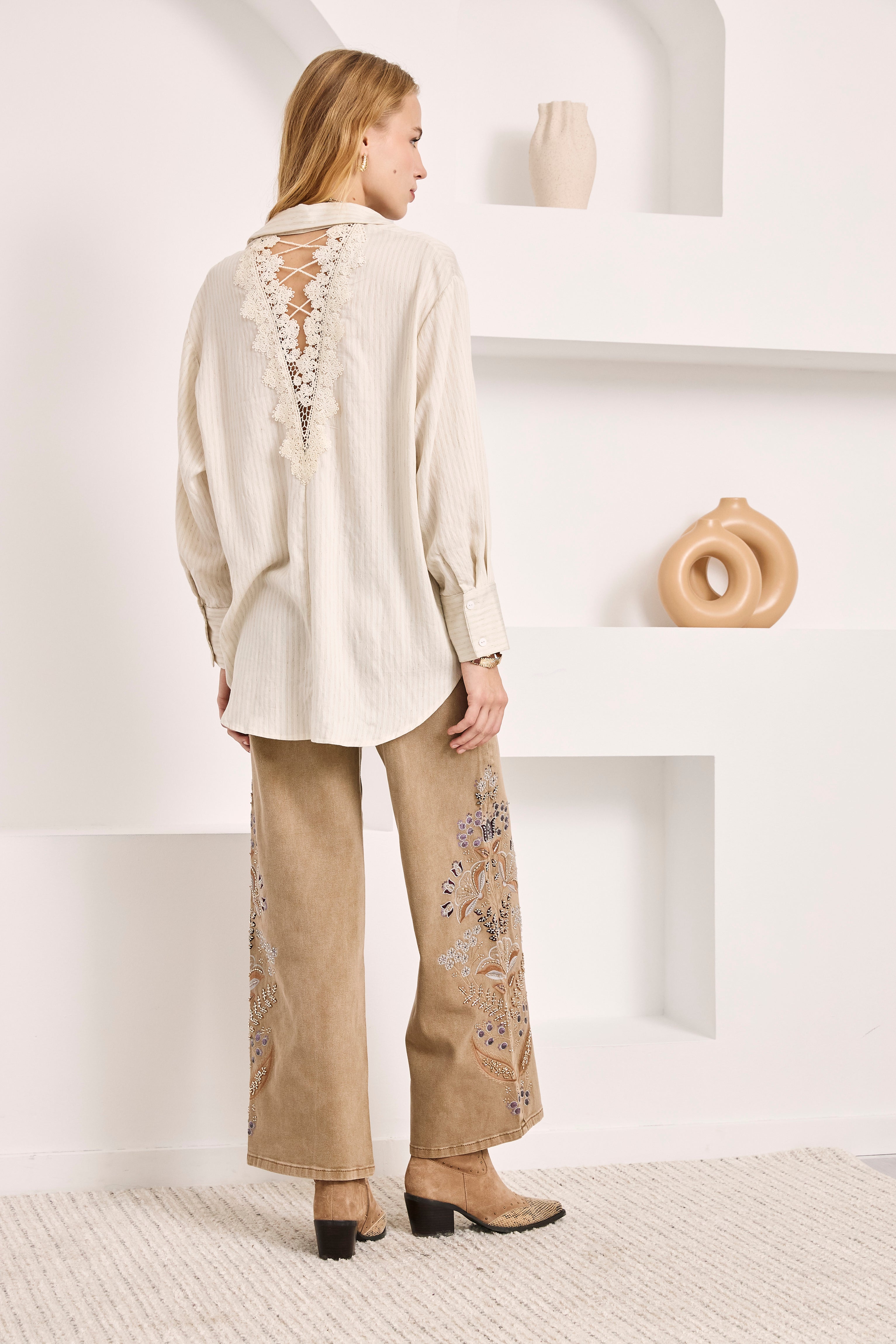 GUILLOTINE BLOUSE WITH GUIPURE DETAILS - IVORY - ECRU
