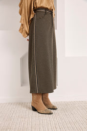 FALDA JACQUARD CINTA BORDADA - NEGRO