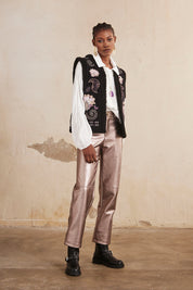 PANTALON RECTO SIMIL PIEL METALIZADA - SILVER
