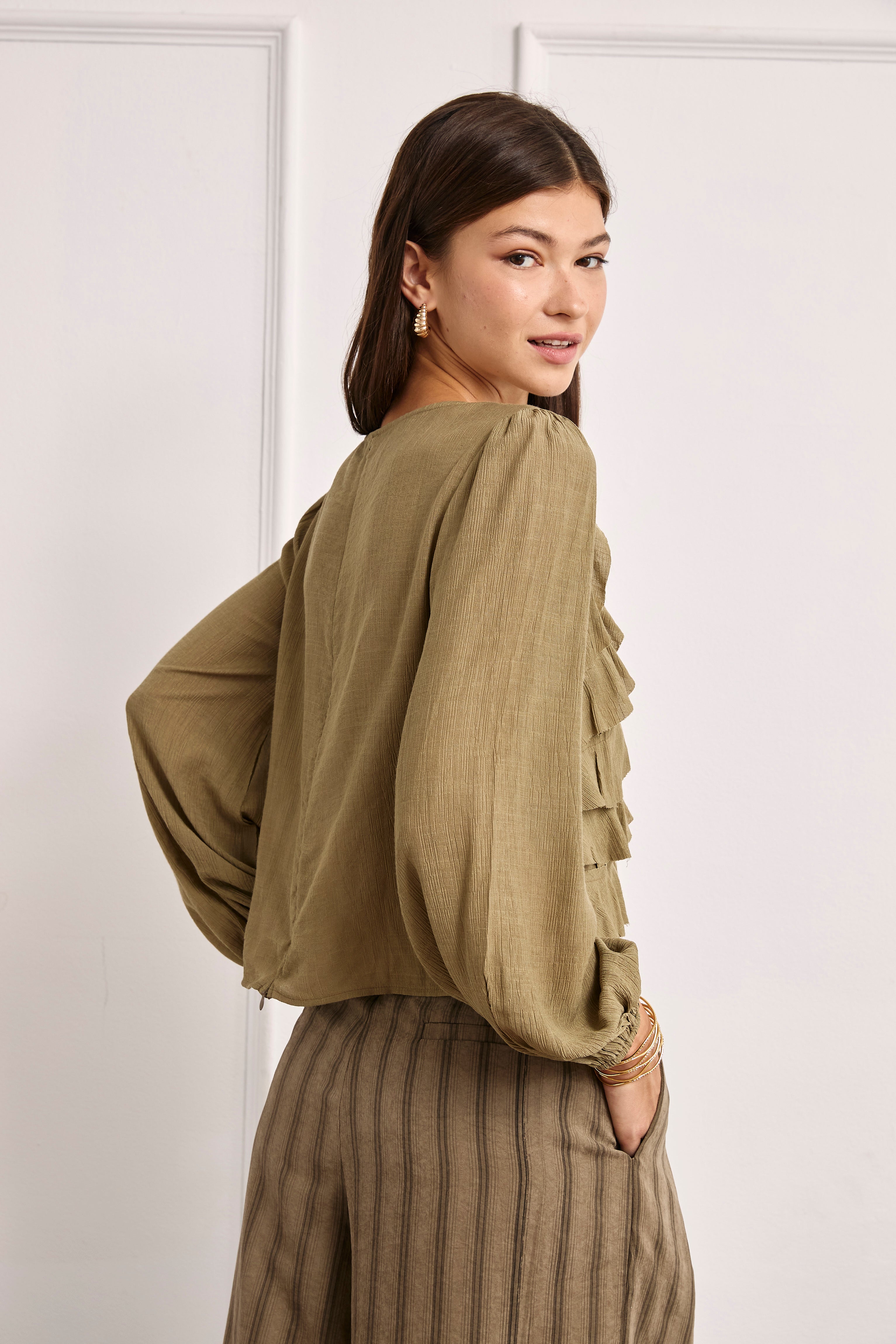 BLUSA VOLANTES CASCADA - CAQUI