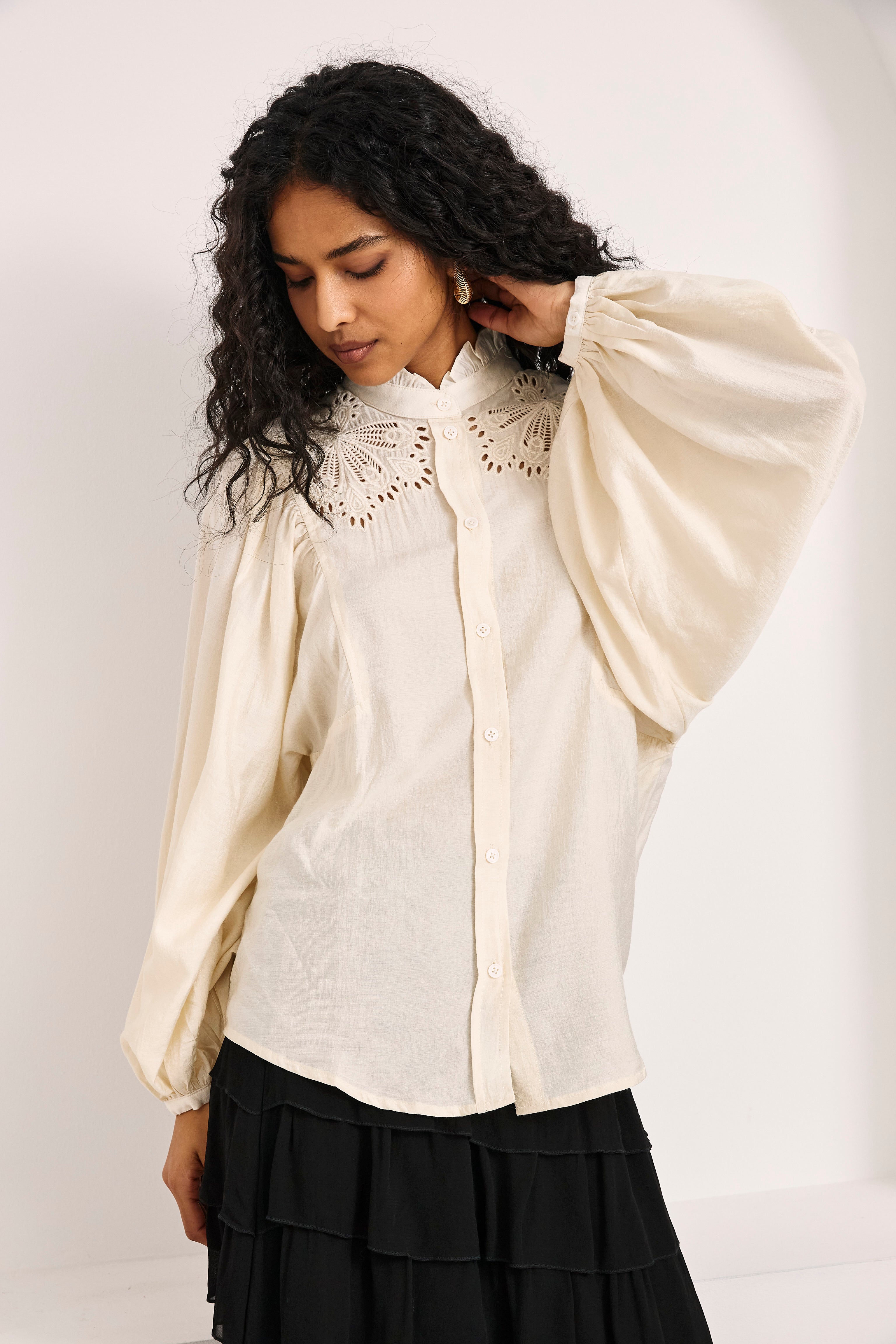 NI.YASMIN-000029_3.jpg
