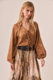 BLUSA MAO LAZOS  - CAMEL