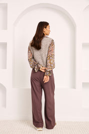 CHALECO FILIGRANAS TACHUELAS - GRIS