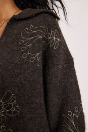 JERSEY CUELLO SOLAPAS - CHOCOLATE