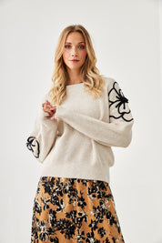 JERSEY FLORES BORDADAS CONSTRASTE - IVORY