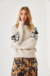 JERSEY FLORES BORDADAS CONSTRASTE - IVORY