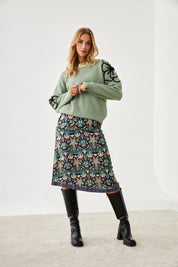 JERSEY FLORES BORDADAS CONSTRASTE - GREEN