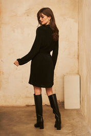 Short long-sleeved knitted dress - black