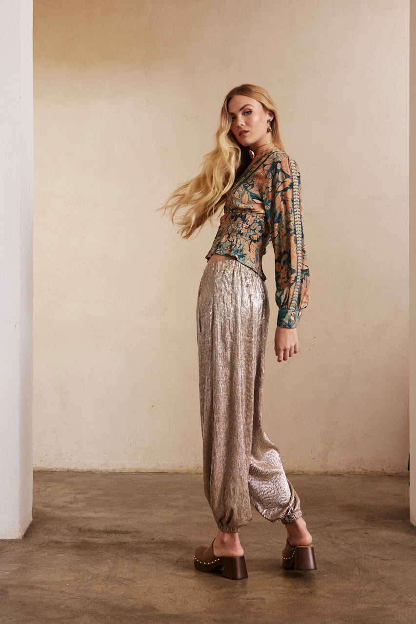 PANTALÓN PLISADO FLUÍDO CALIDAD BRILLO - SILVER