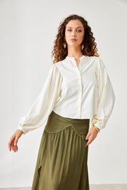 BLUSA MAO MANGAS ABULLONADAS - IVORY