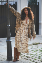 VESTIDO MAO FLORES - CAMEL