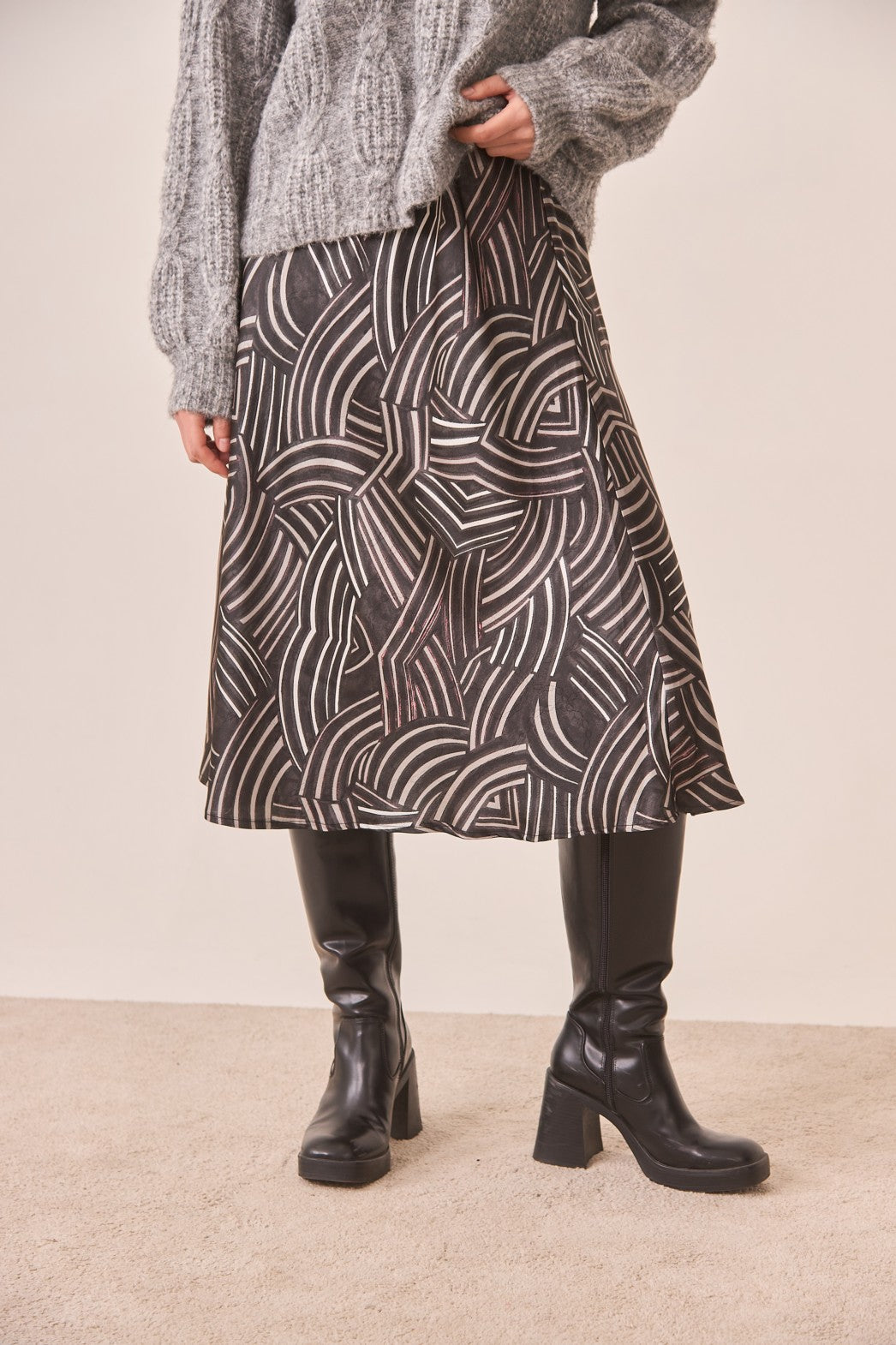 FALDA MIDI ESTAMPADA - BLACK