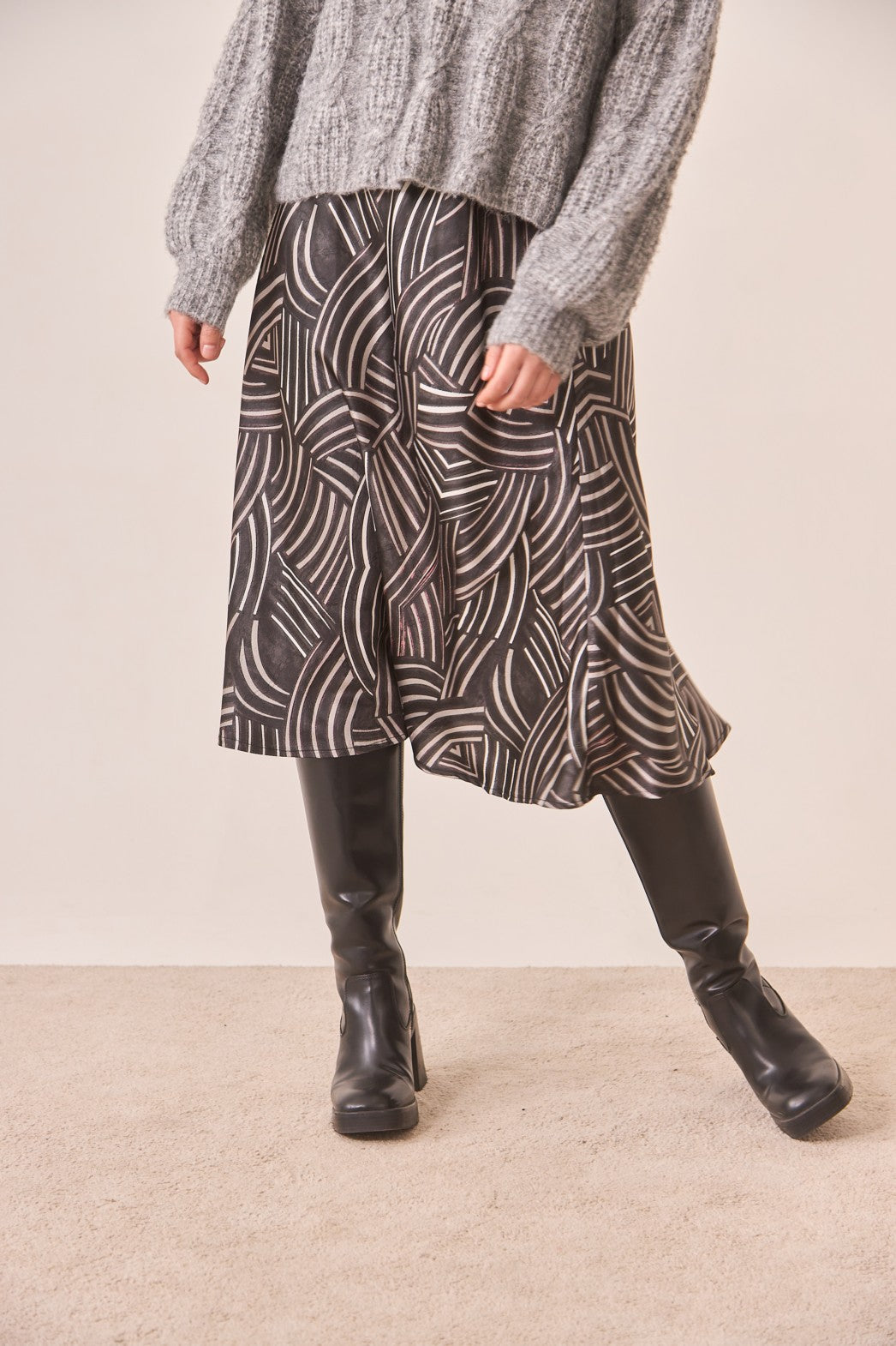 FALDA MIDI ESTAMPADA - BLACK